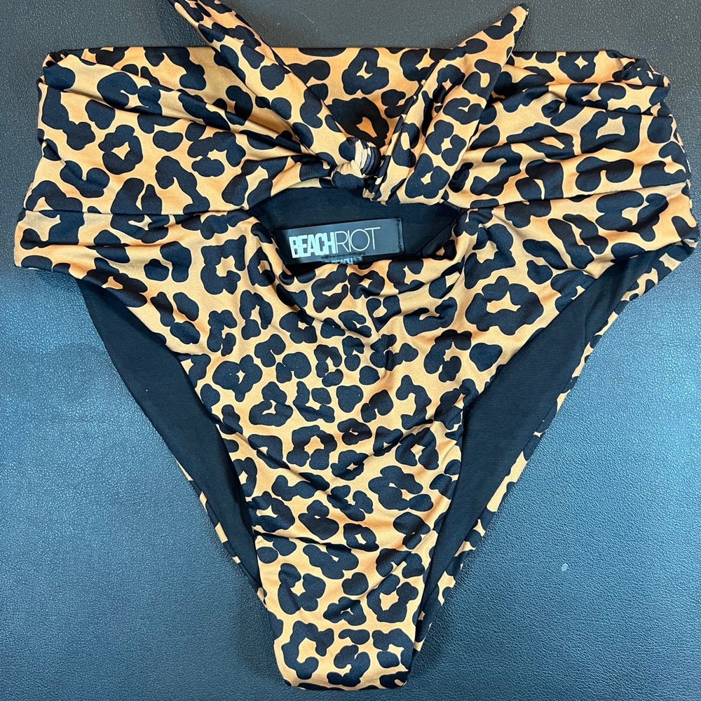 Beach Riot bathing suit bottoms - Picture 4 of 6